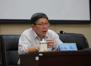 省工会主席孙炎来校作报告